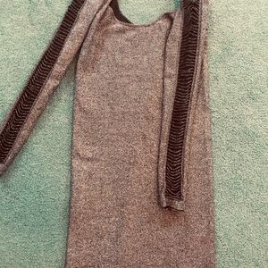 BeBe cutout sleeves nwot sliver/ black